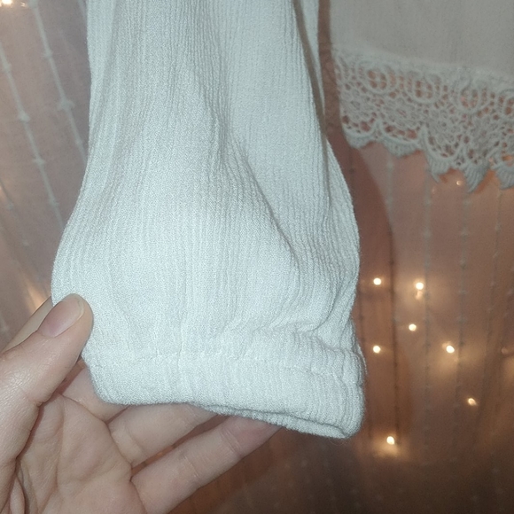 ✨OFF-THE-SHOULDER FLOWY TOP✨ - Picture 3 of 7